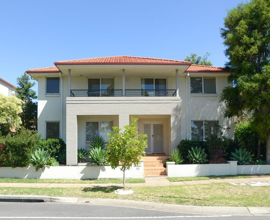 4 bedrooms House in 43 Elmstree Road STANHOPE GARDENS NSW, 2768