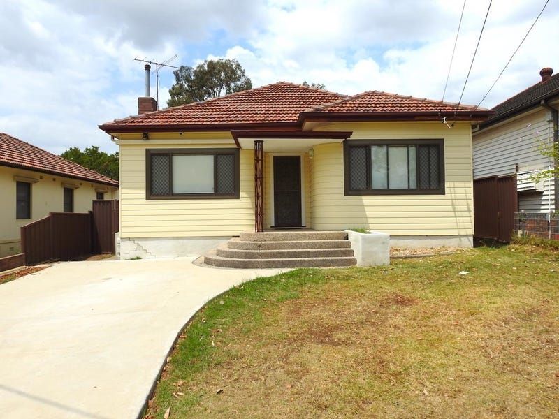 3 bedrooms House in 85 Virgil Avenue CHESTER HILL NSW, 2162