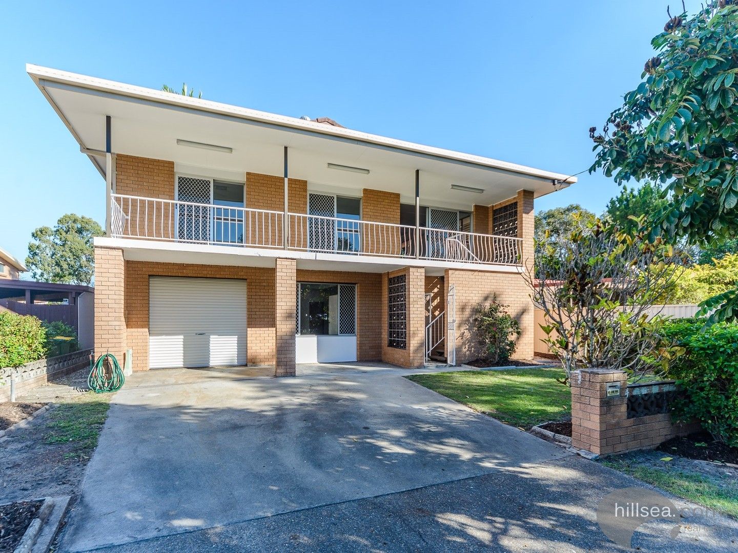 3 bedrooms House in 4 Falkinder Avenue PARADISE POINT QLD, 4216