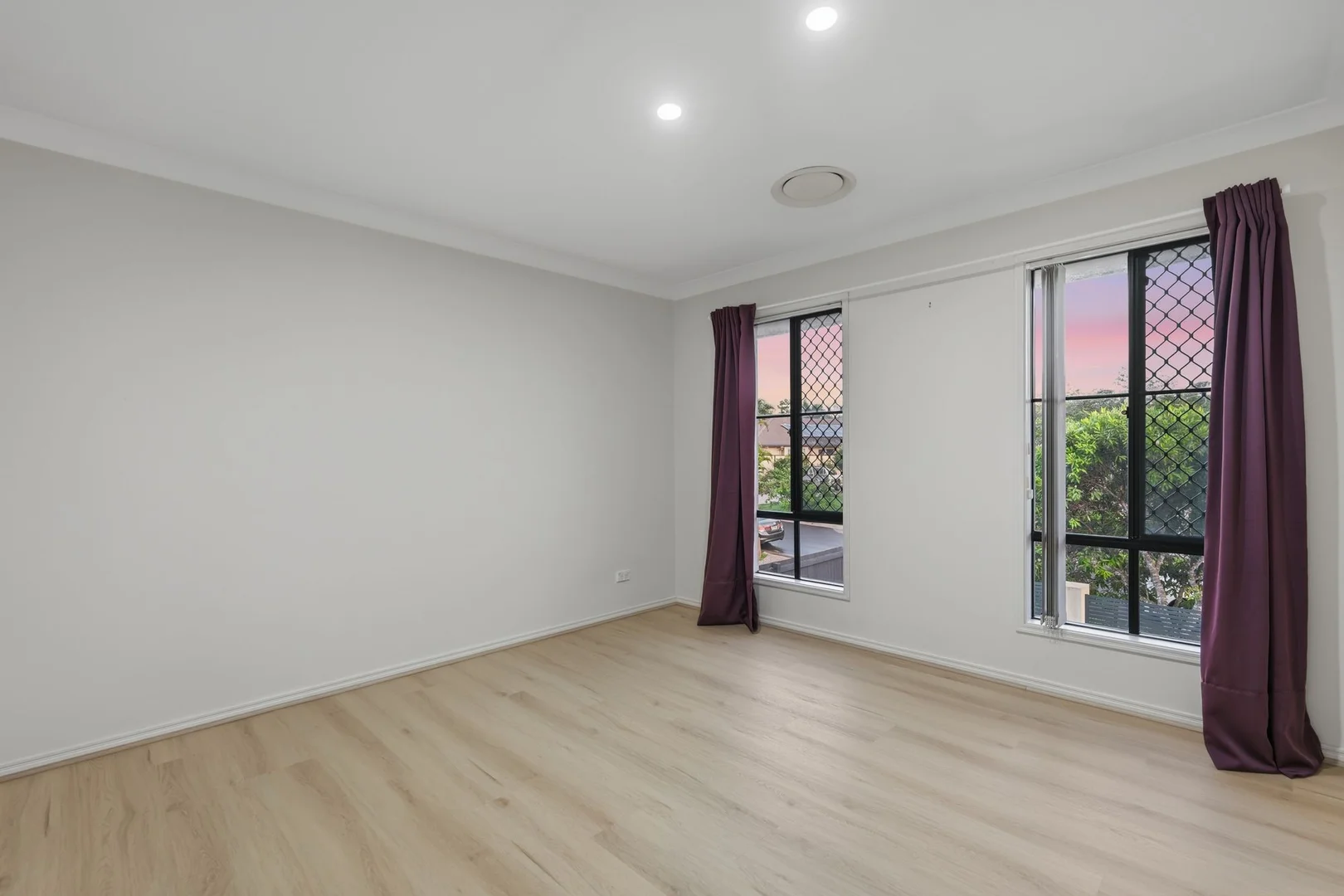 Additional image 14 of 8 Lomond Place, Parkinson QLD 4115