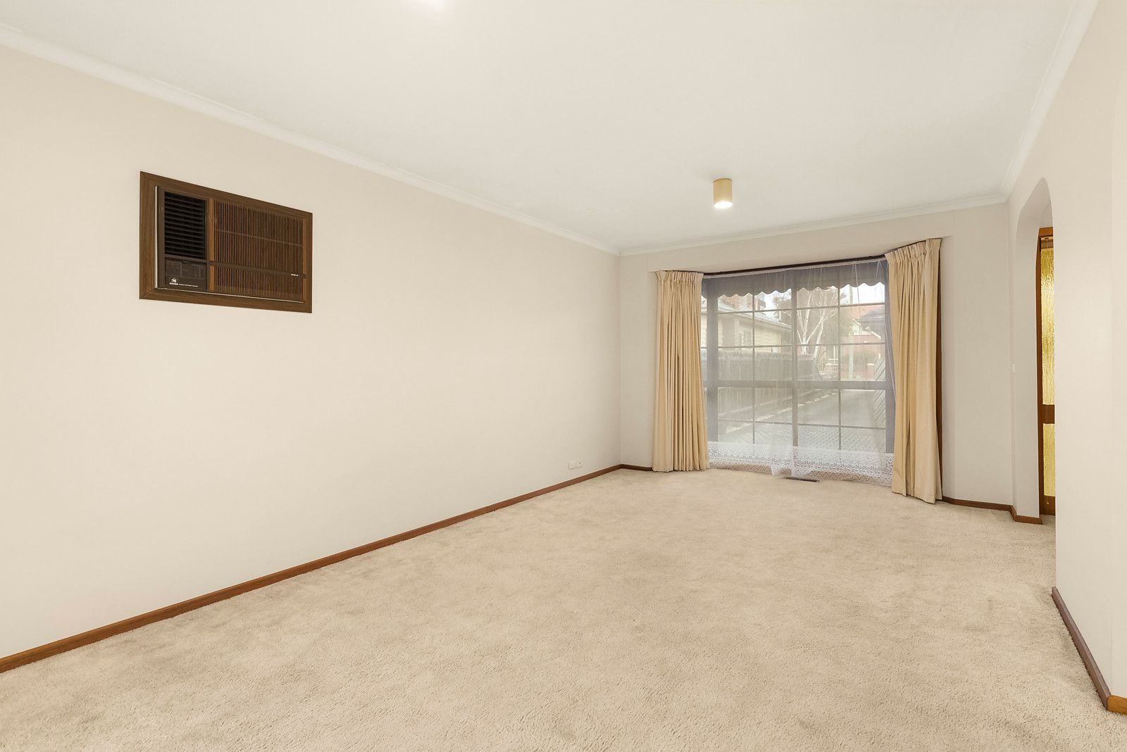 2/4 Cameron Road, Essendon VIC 3040, Image 2