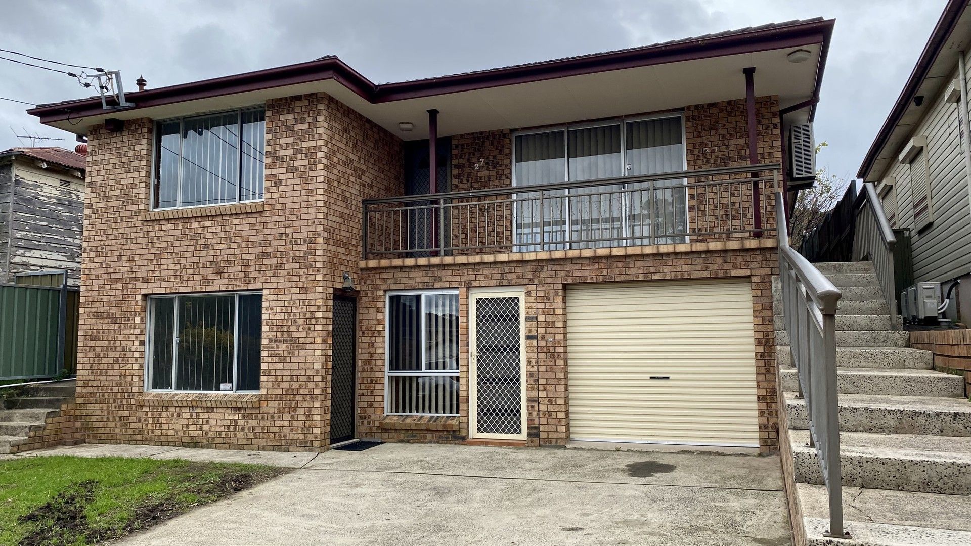 4 bedrooms House in 27 Glassop Street YAGOONA NSW, 2199