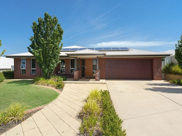 15 Yandee Place, Estella NSW 2650