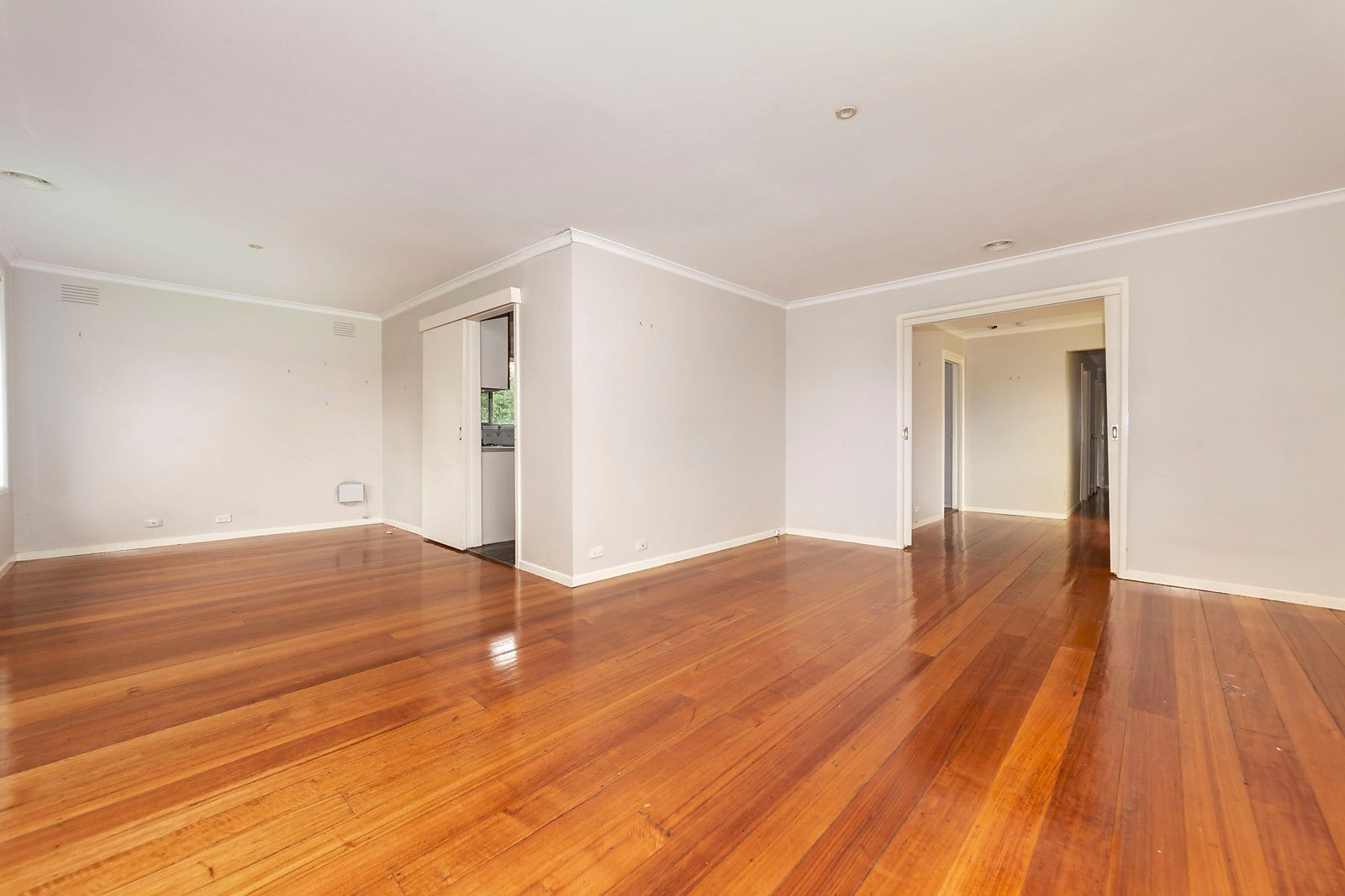 5 Neath Close, Gladstone Park VIC 3043, Image 2