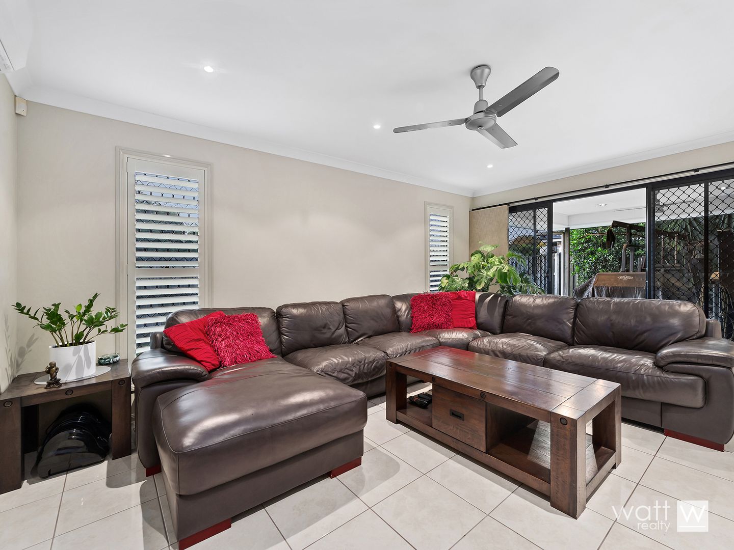 18 Petrie Crescent, Aspley QLD 4034, Image 2