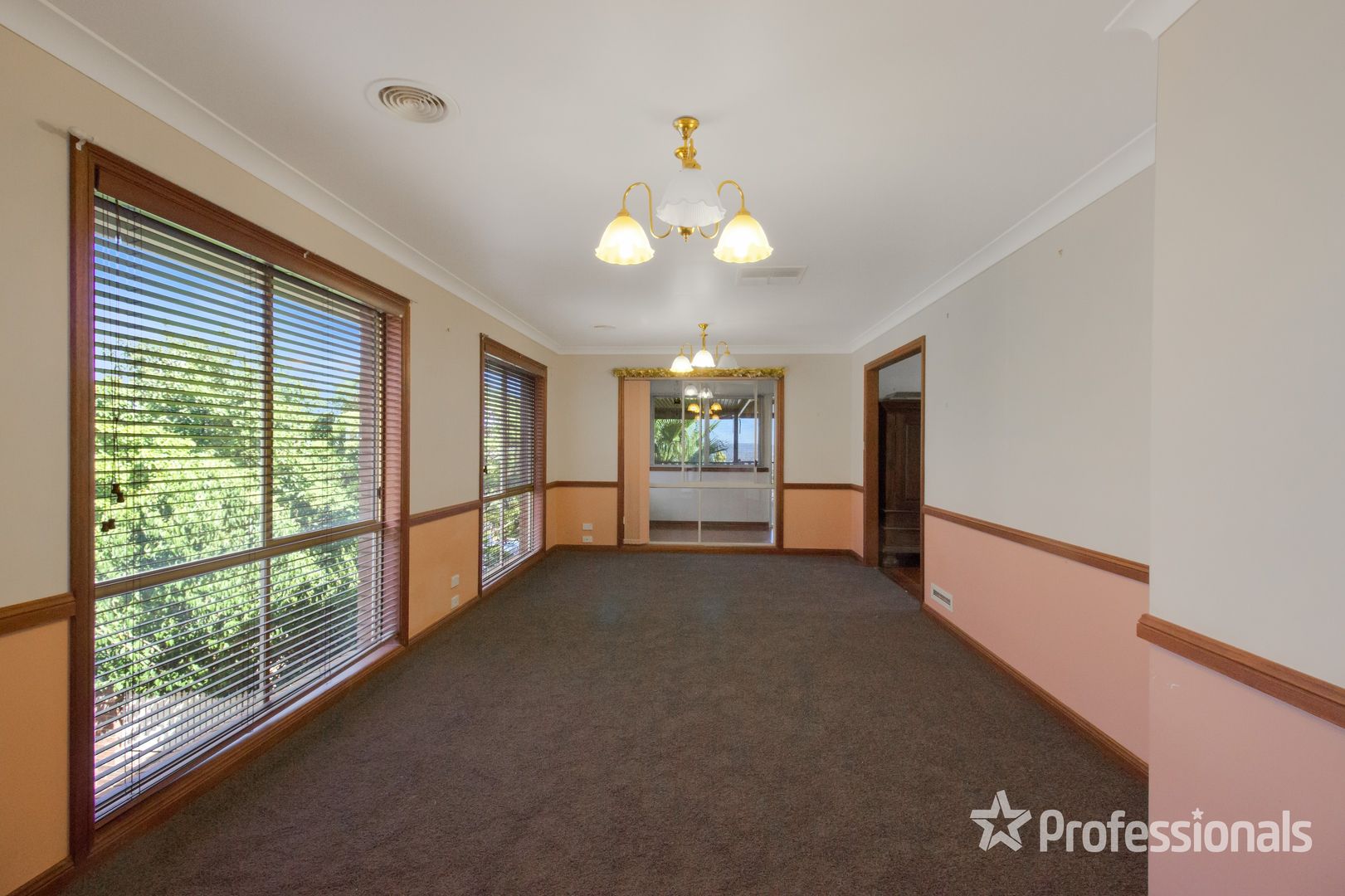 23 Allambie Way, Mount Austin NSW 2650, Image 2