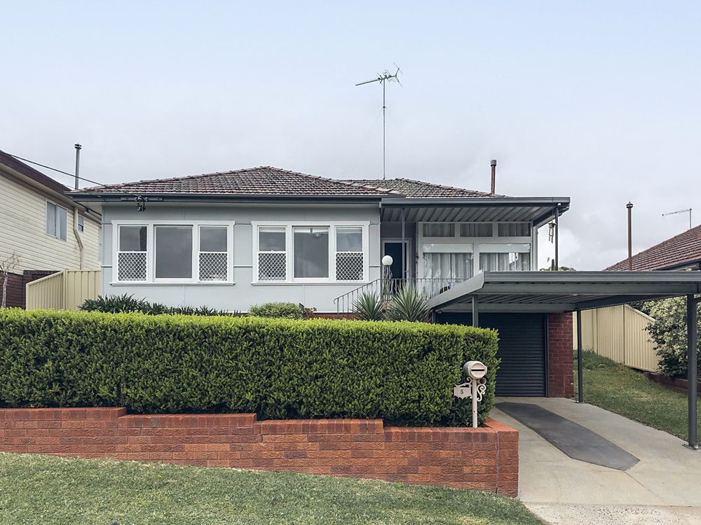 4 bedrooms House in 5 Forshaw Avenue PEAKHURST NSW, 2210