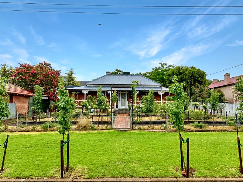 4 bedrooms House in 27 Farrand Street FORBES NSW, 2871