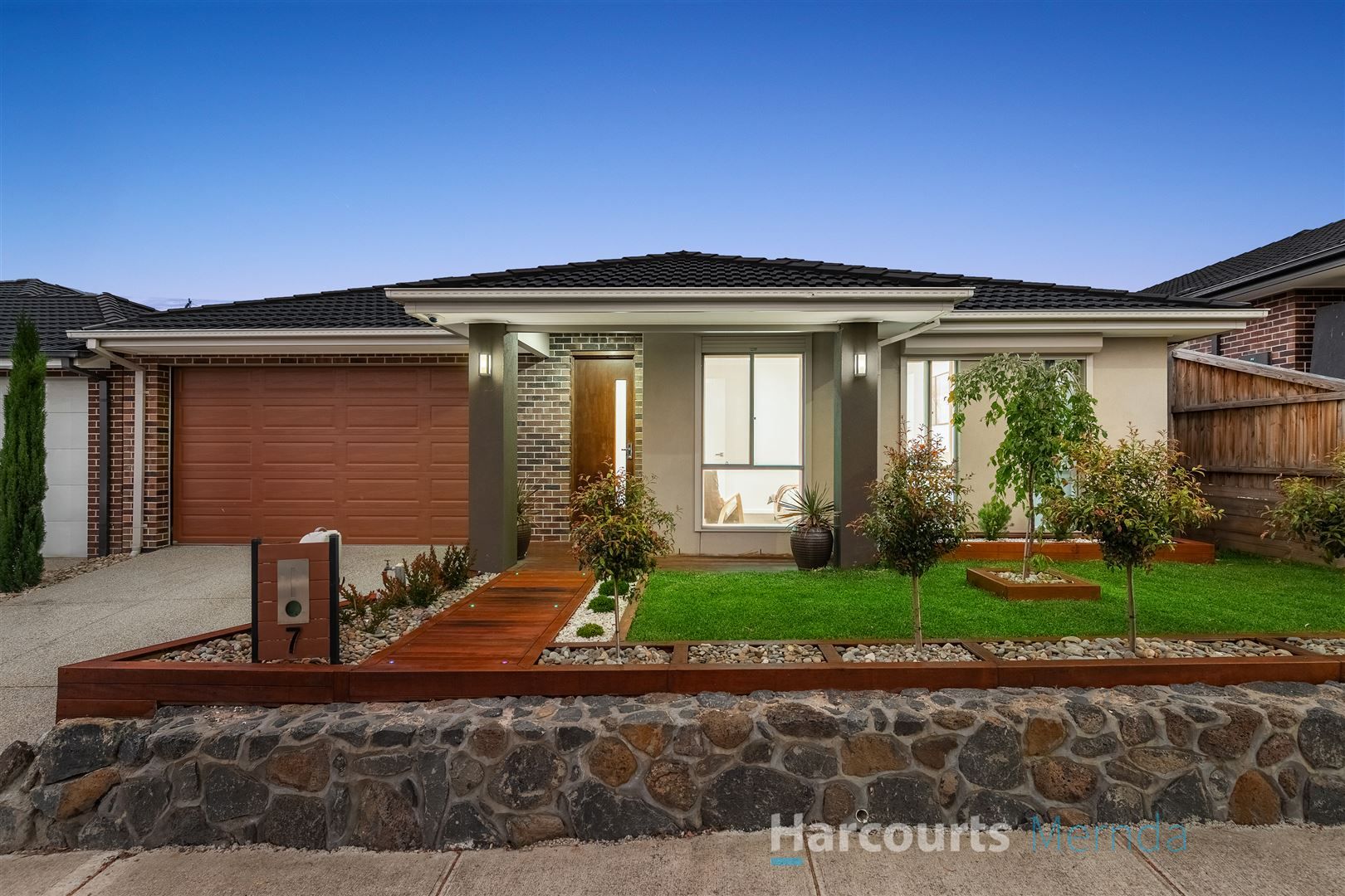 4 bedrooms House in 7 Regent St MERNDA VIC, 3754