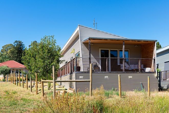 Picture of 182 Main Road, CHEWTON VIC 3451