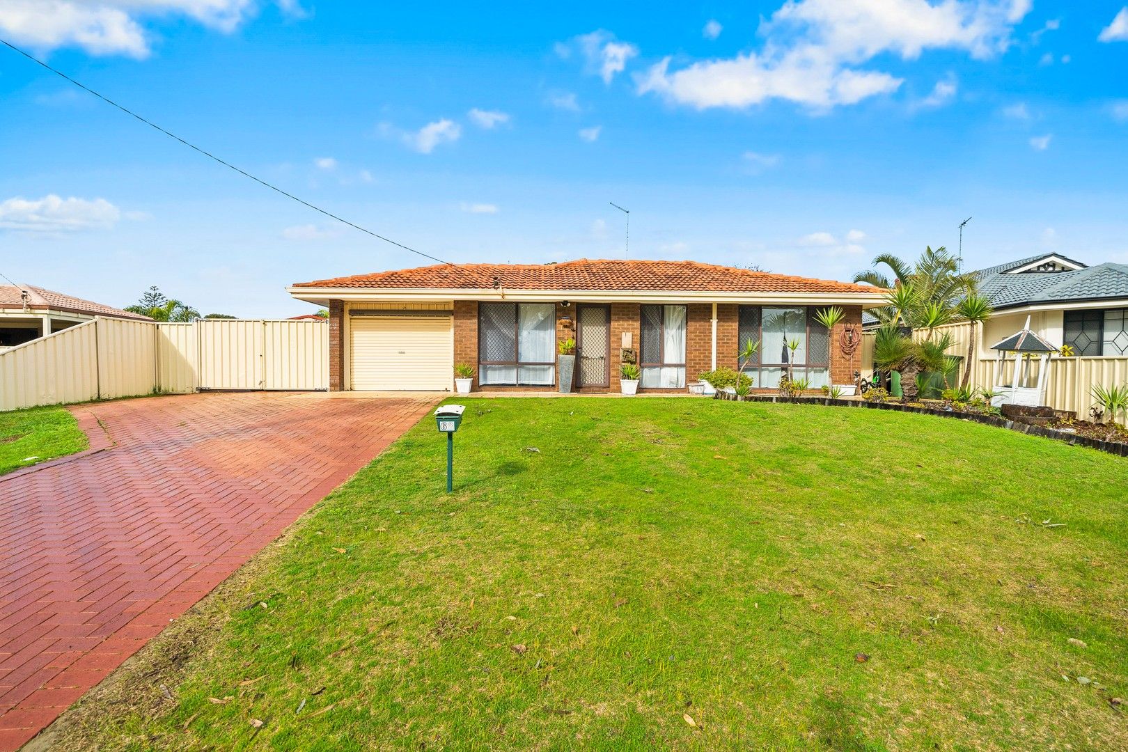 4 bedrooms House in 63 Murdoch Drive GREENFIELDS WA, 6210