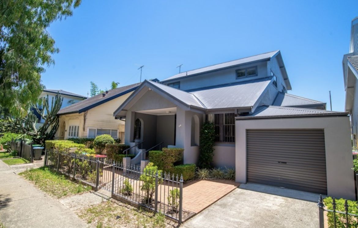5 bedrooms House in 93 Beach Rd NORTH BONDI NSW, 2026