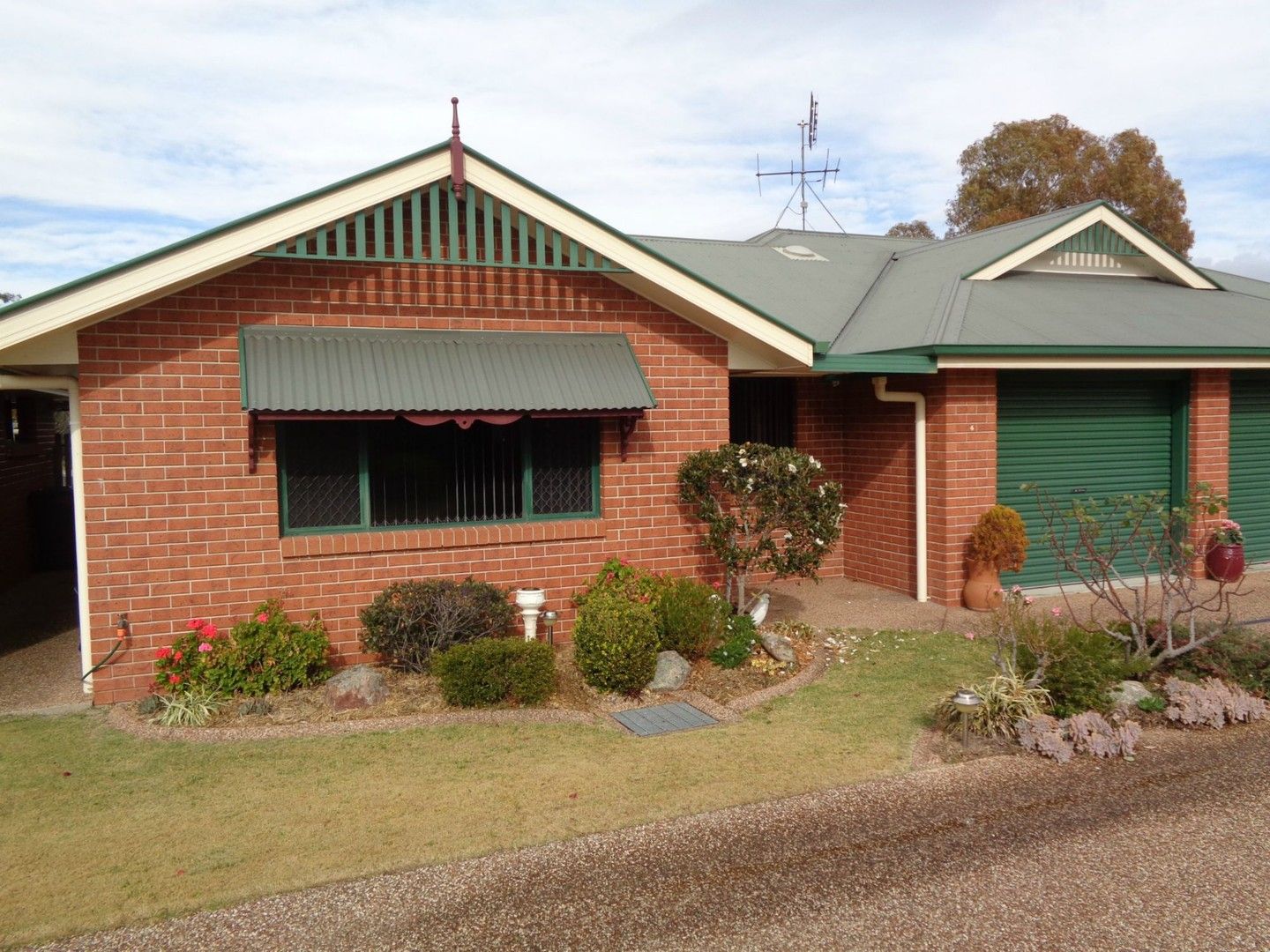 2 bedrooms Apartment / Unit / Flat in 9/23 Granite Street STANTHORPE QLD, 4380