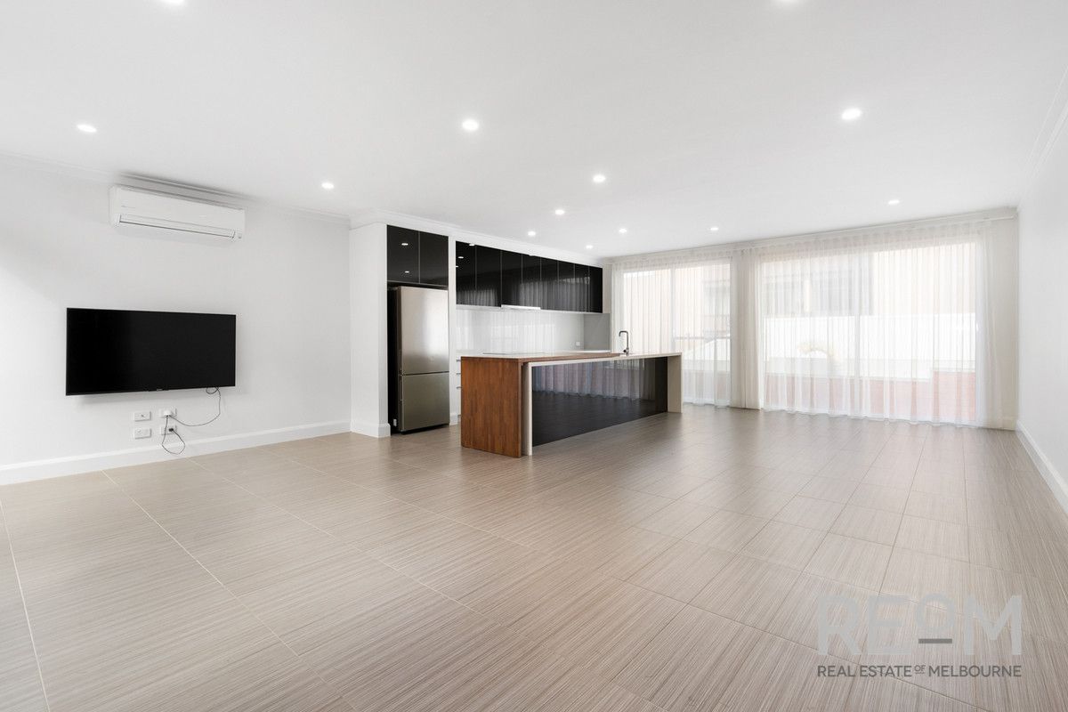 3 bedrooms Apartment / Unit / Flat in 5/77 Little Oxford Street COLLINGWOOD VIC, 3066