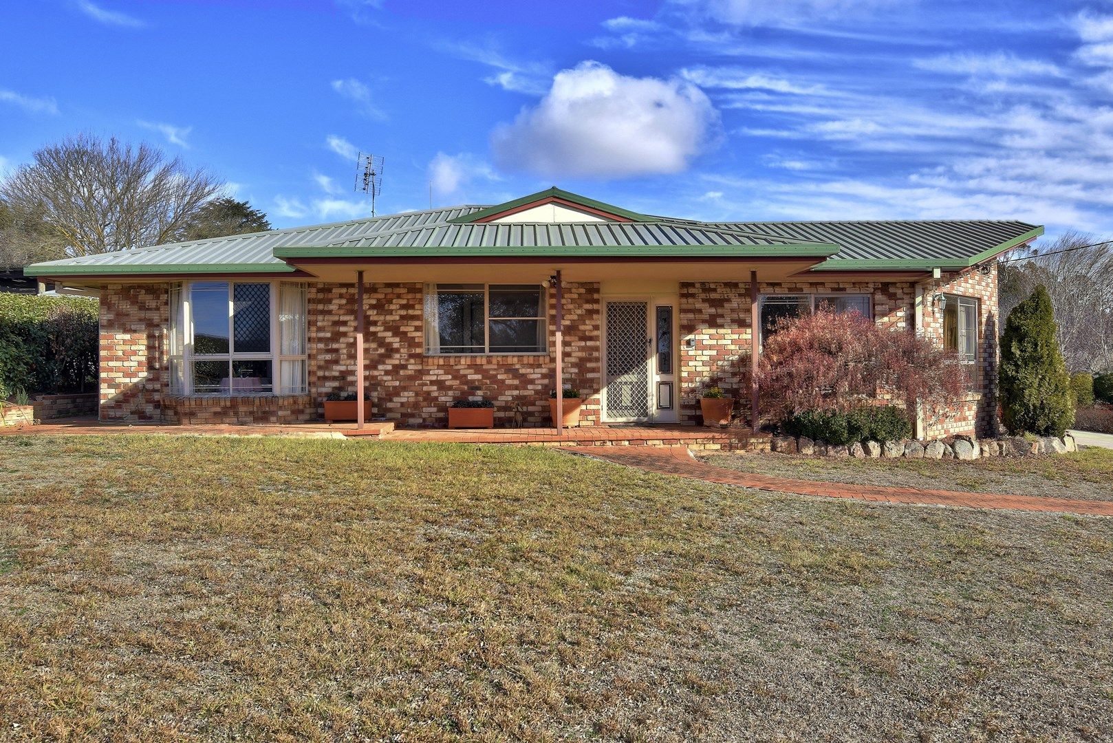 98 Pelham Street, Tenterfield NSW 2372, Image 0