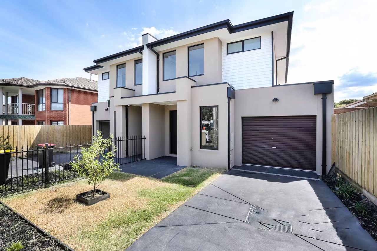 5 bedrooms House in 28A Kombi Road CLAYTON SOUTH VIC, 3169