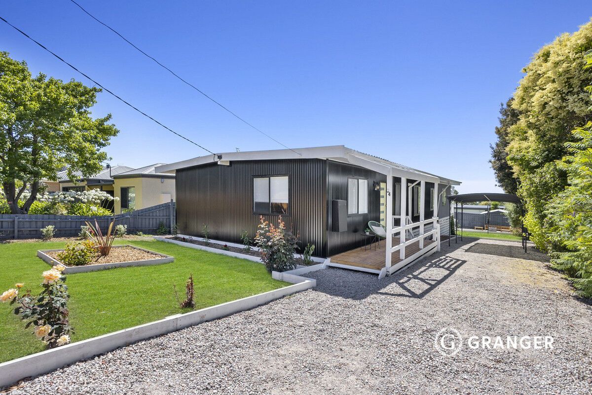 4 bedrooms House in 34 Dahlia Street DROMANA VIC, 3936