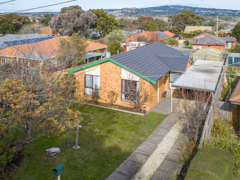 27 Scenic Court, Gisborne VIC 3437, Image 0