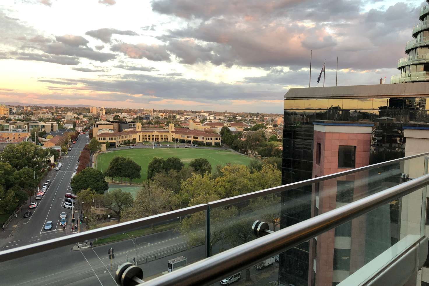 1 bedrooms Apartment / Unit / Flat in 1324/572 St Kilda Rd MELBOURNE VIC, 3004
