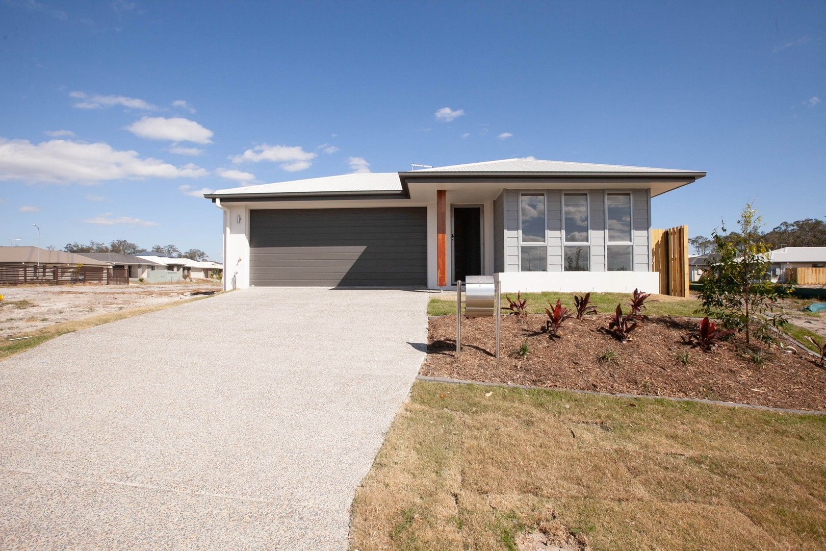 4 bedrooms House in 6 Wang Street PARK RIDGE QLD, 4125