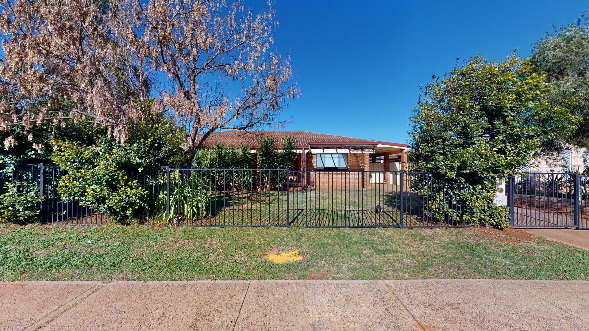 4 bedrooms House in 227 Myall Street DUBBO NSW, 2830
