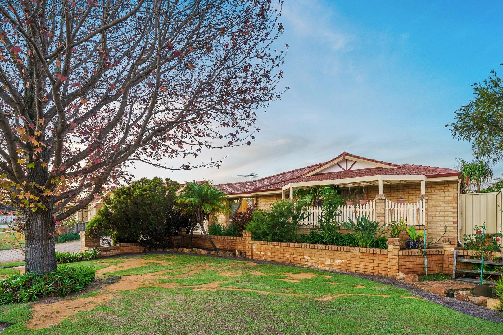 27 ADDLEWELL GLEN, Kiara WA 6054, Image 2