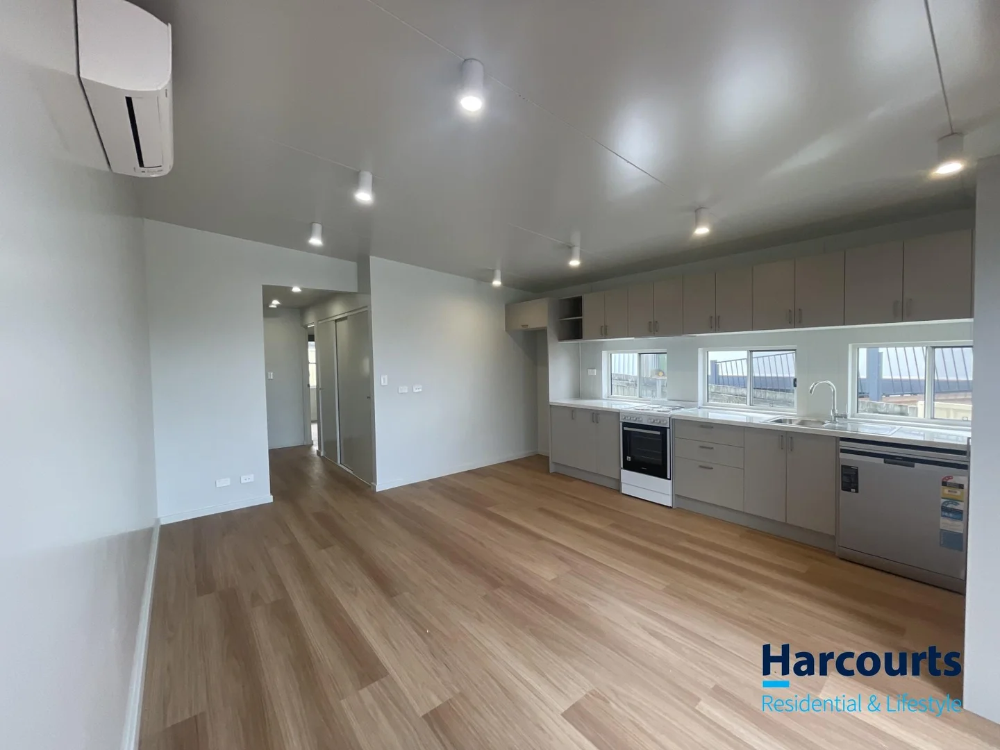 Additional image 3 of 5B Grandview Parade, Gorokan NSW 2263