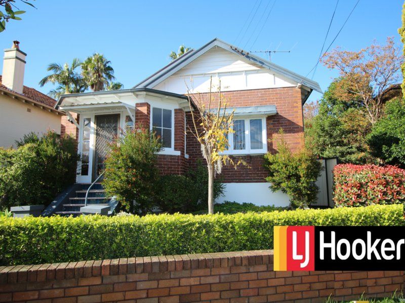 3 bedrooms House in 82 Connells Point Road SOUTH HURSTVILLE NSW, 2221