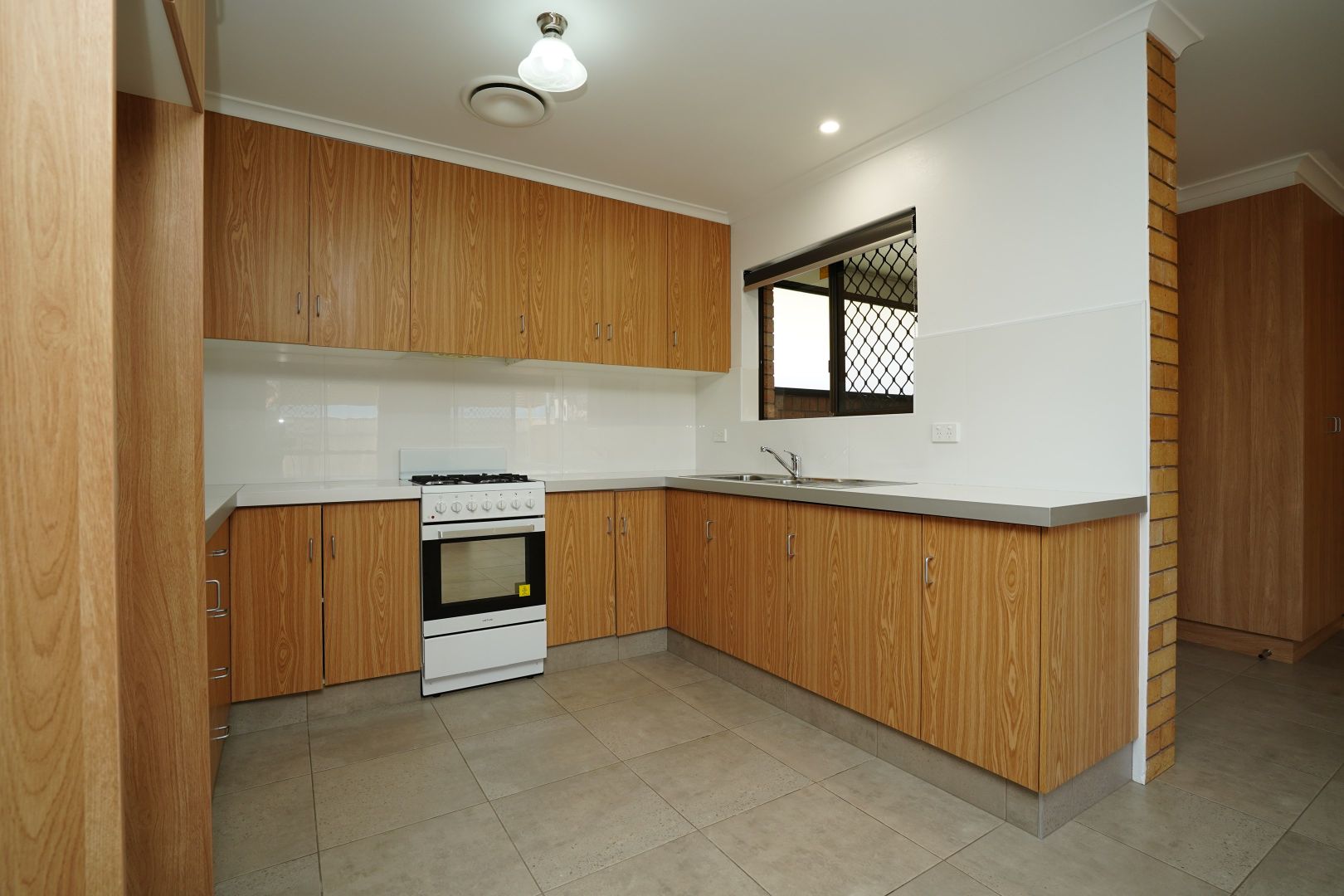 4/101 Canal Street, Griffith NSW 2680, Image 2
