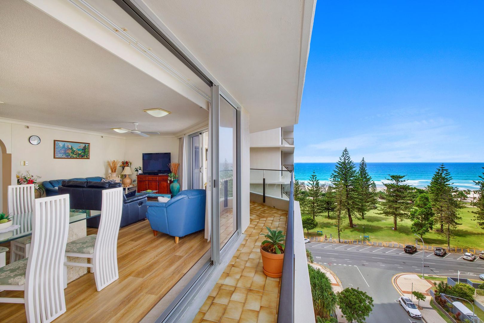 9E 'Beach Haven' 1 Albert Avenue, Broadbeach QLD 4218 Domain