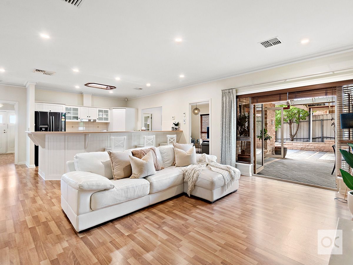 4 bedrooms House in 37 Jimmy Watson Drive WOODCROFT SA, 5162