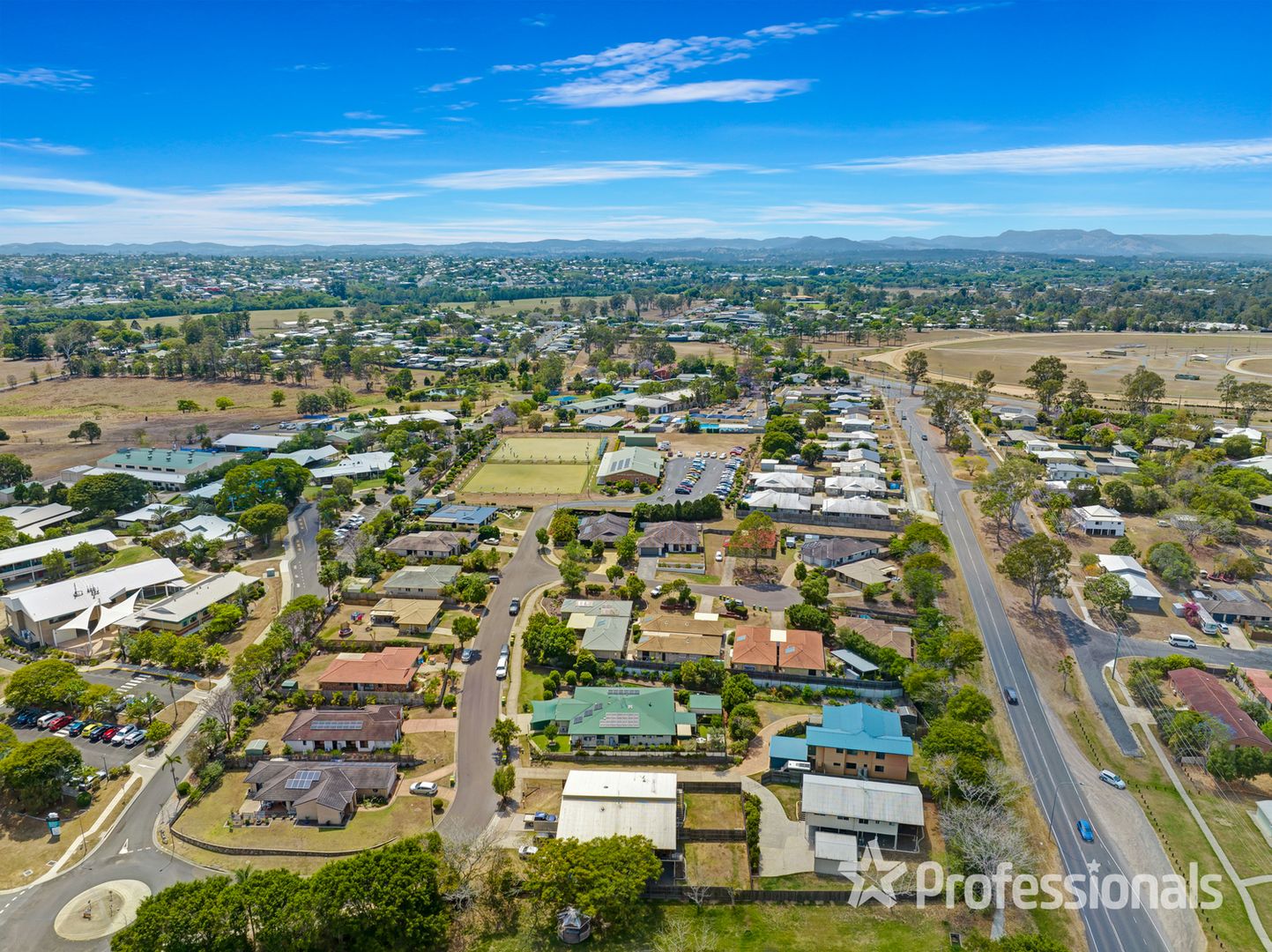 9 Bowlers Drive, Southside QLD 4570, Image 2