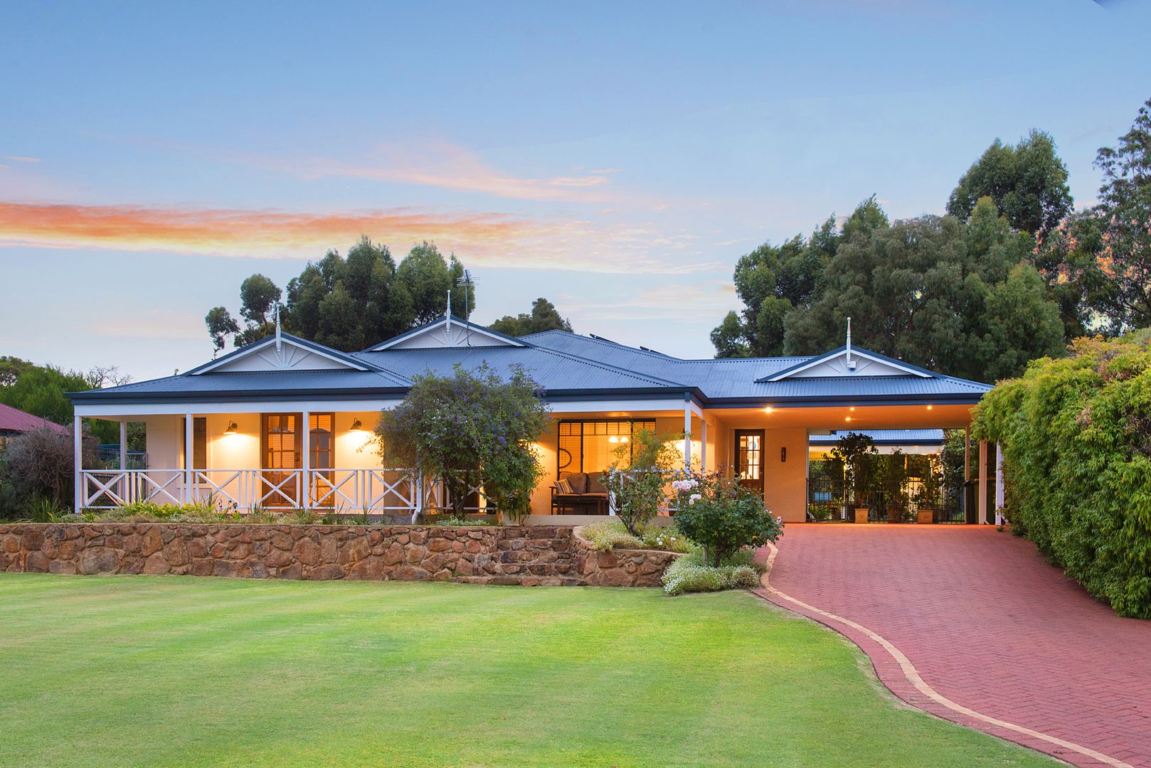 77 Dunsborough Lakes Drive, Dunsboroug Property History & Address