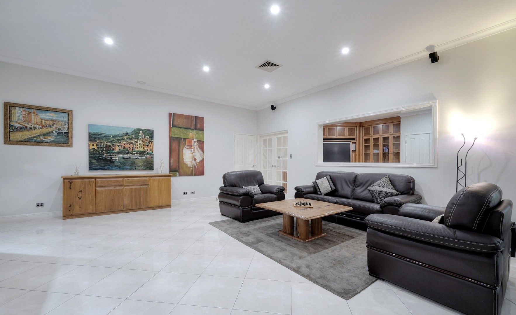 4 bedrooms House in 21 Addlestone Road MORLEY WA, 6062
