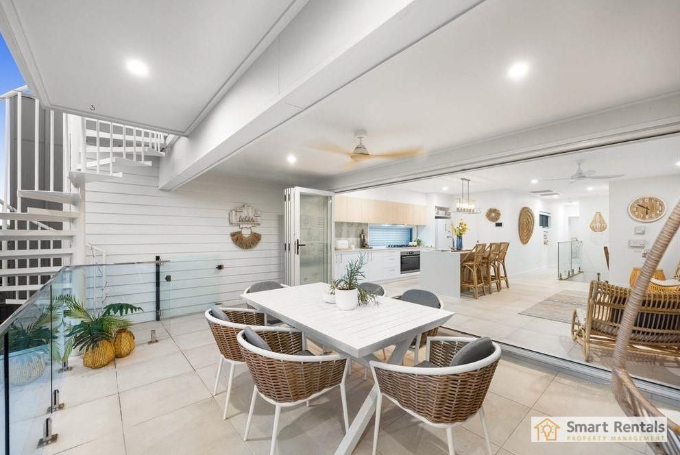 4 bedrooms House in 15 Green Turtle Place MARCOOLA QLD, 4564