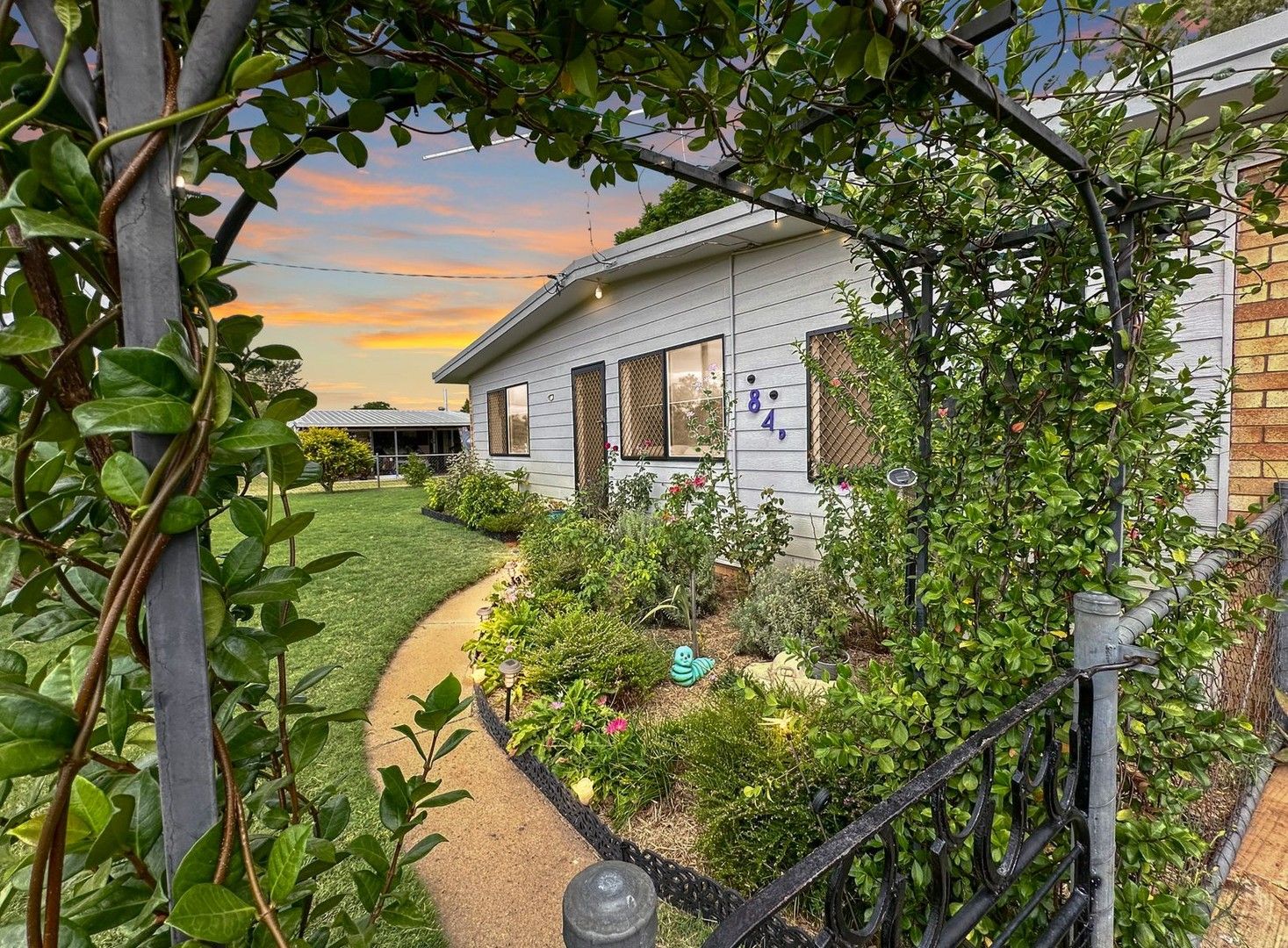 3 bedrooms House in 84D Boyd Street CHINCHILLA QLD, 4413