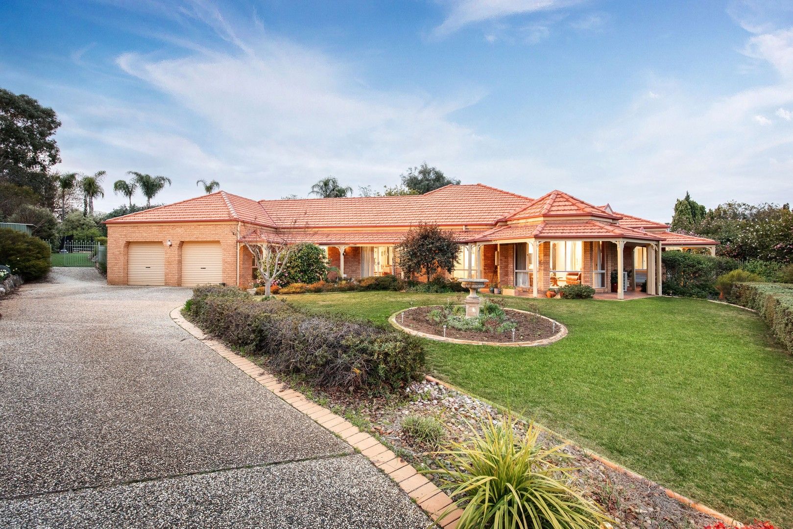 4 bedrooms House in 5 Carbine Court WEST ALBURY NSW, 2640