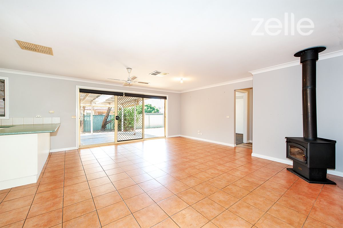 11 The Avenue, Thurgoona NSW 2640, Image 2