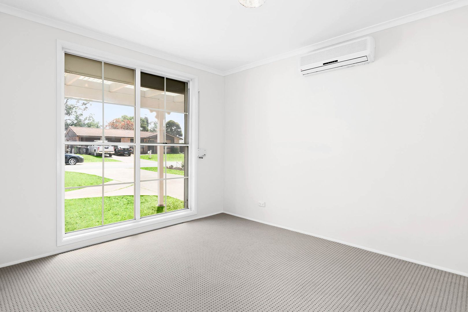 8 Skylark Crescent, Erskine Park NSW 2759, Image 2