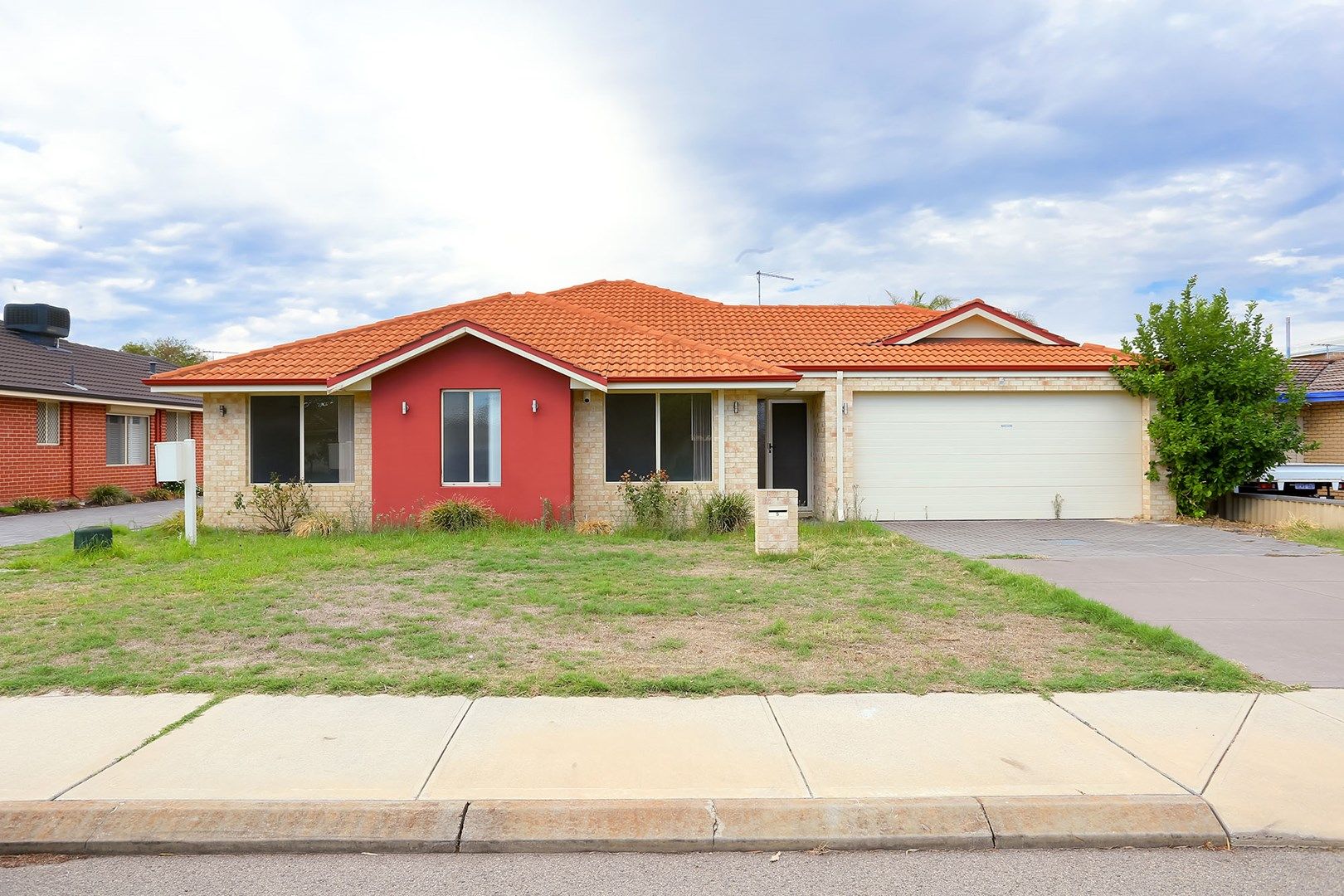 4 bedrooms House in 5/23 Gild Street CLOVERDALE WA, 6105