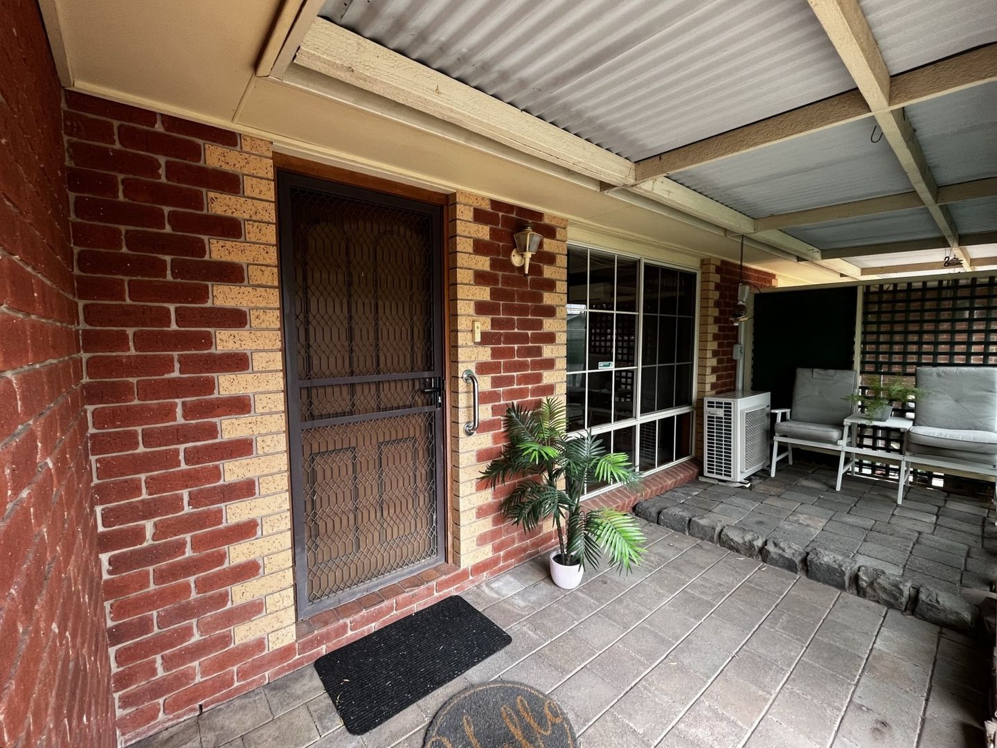 1/8 Learmonth Street, Charlton VIC 3525, Image 2