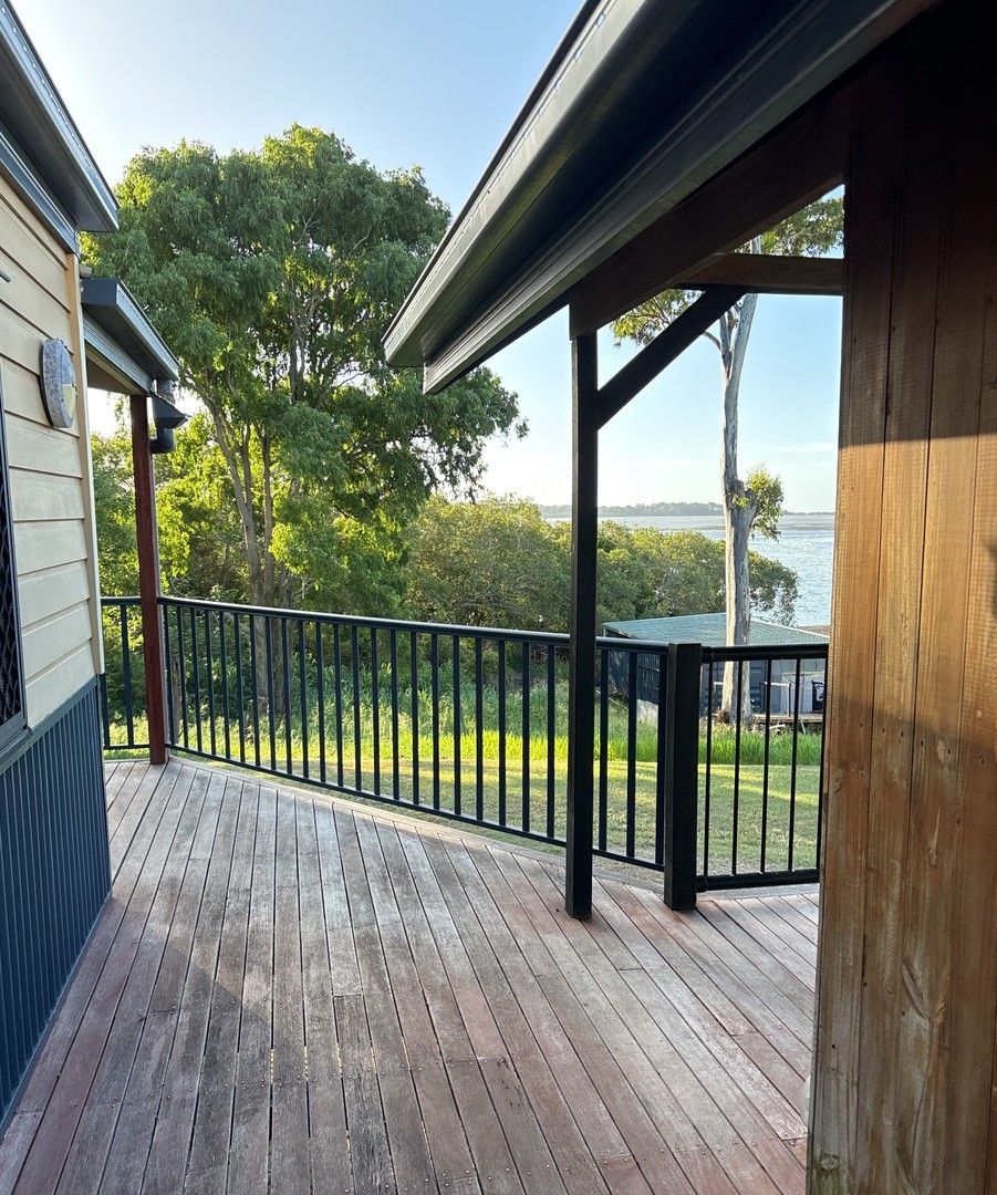 1 bedrooms House in 71 CANAIPA POINT DRIVE RUSSELL ISLAND QLD, 4184