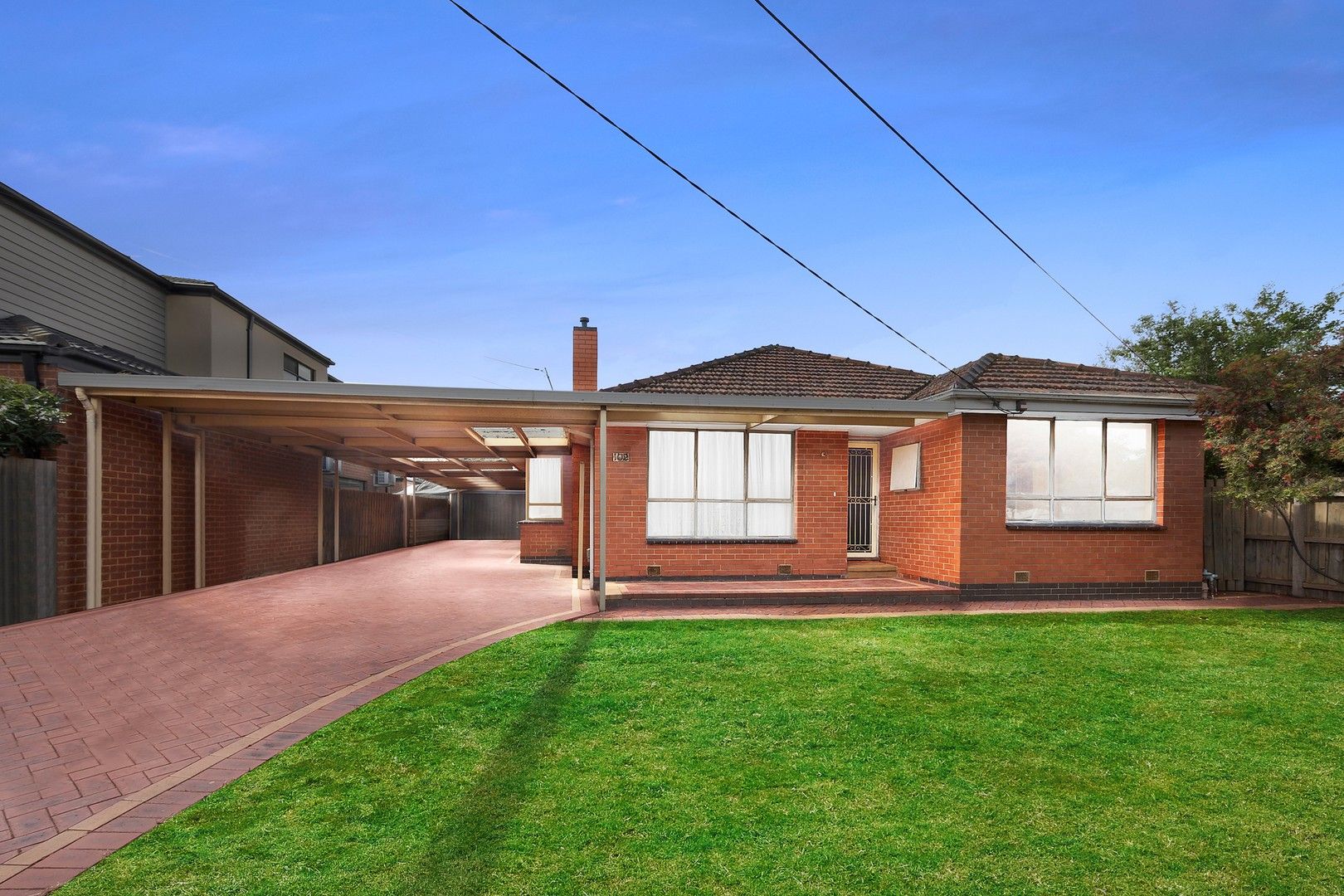 3 bedrooms House in 102 William Street ST ALBANS VIC, 3021