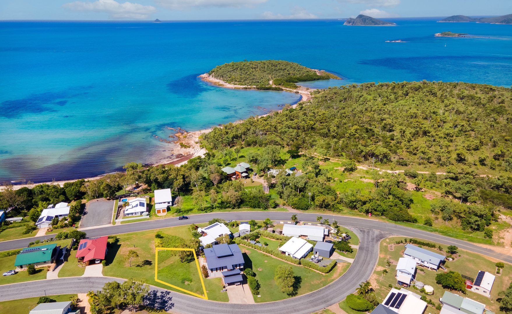 67 Blackcurrant Drive, Hideaway Bay QLD 4800, Image 2