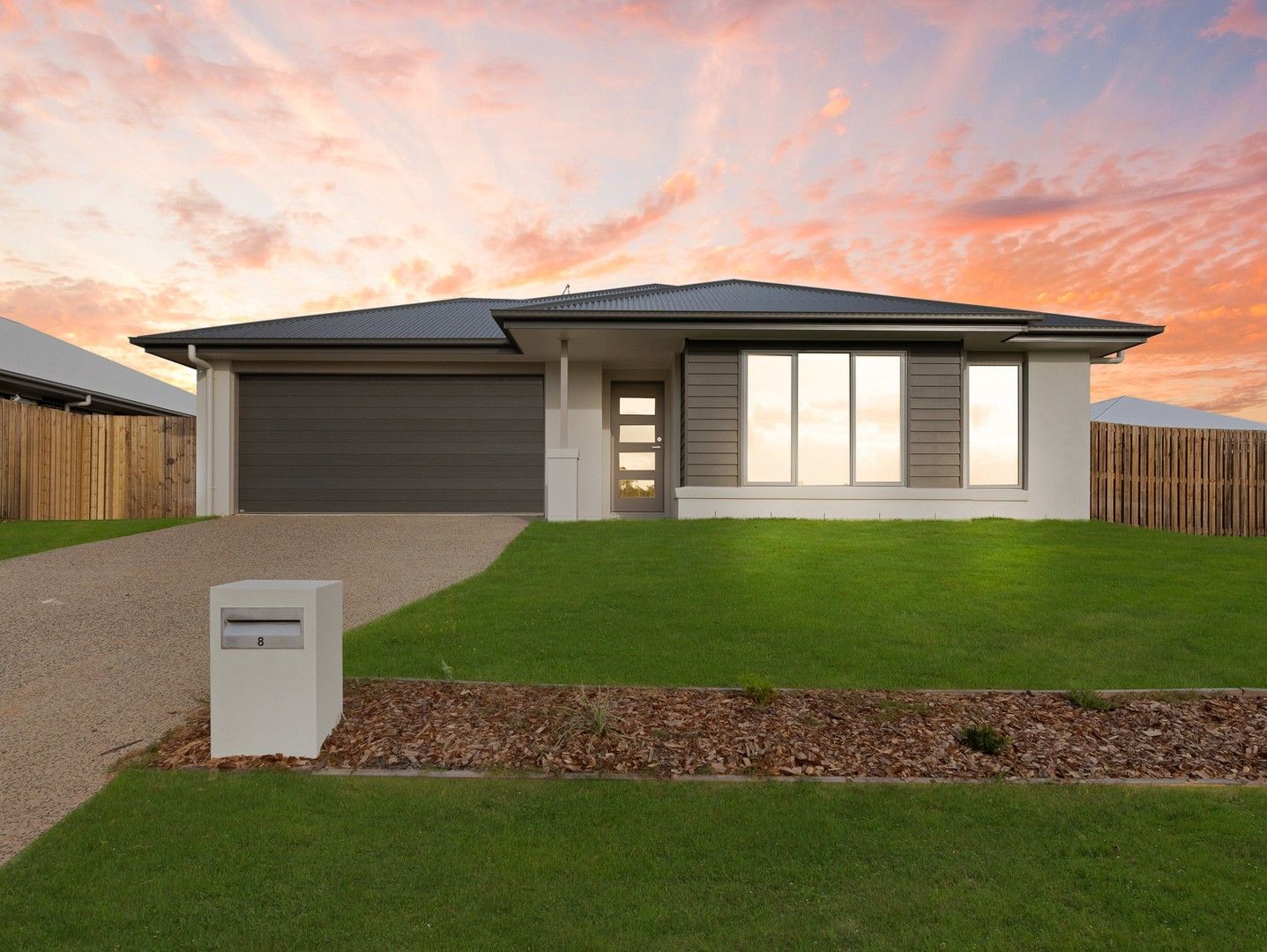 4 bedrooms House in 8 Hepburn Place NIKENBAH QLD, 4655