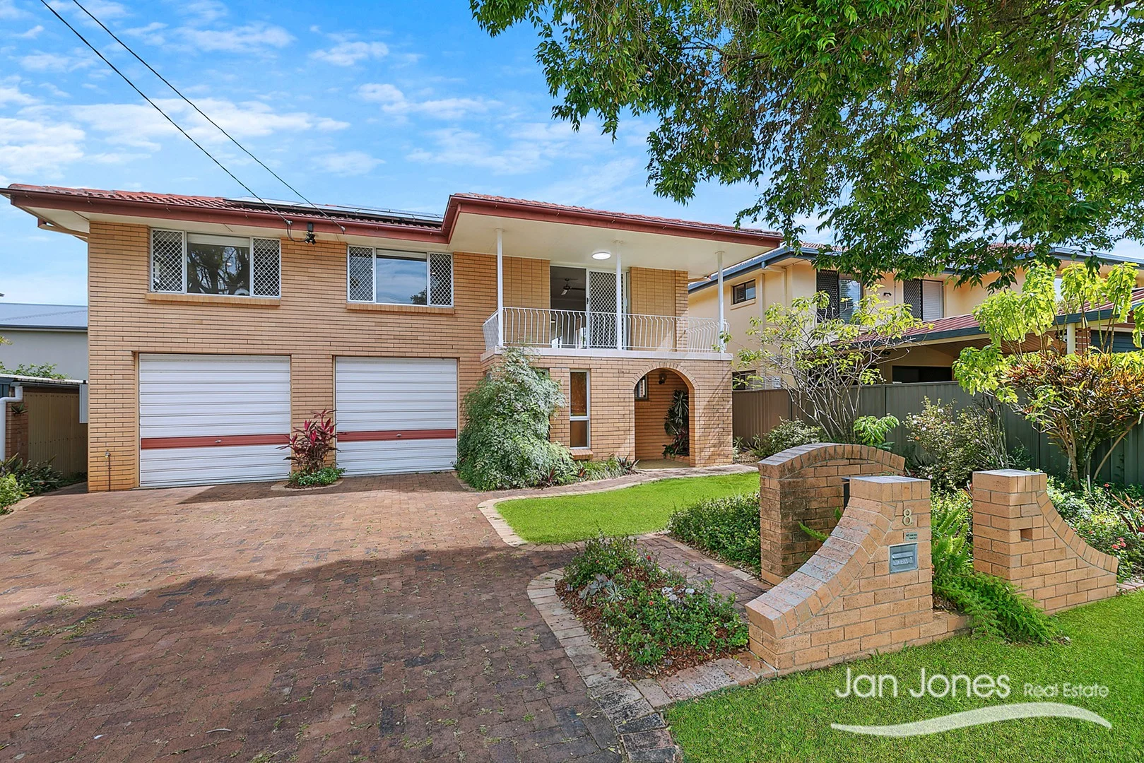 8 Deborah Street, Clontarf QLD 4019