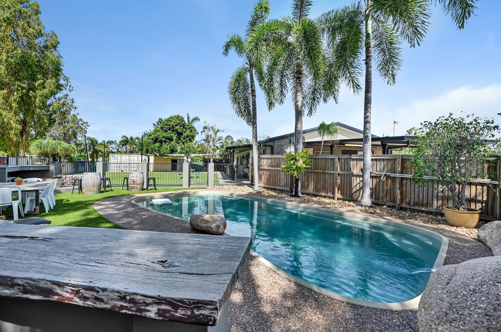 1 Lotus Court, Bushland Beach QLD 4818, Image 2