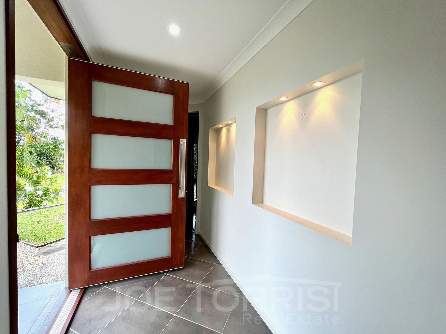 2 Curlew Close, Mareeba QLD 4880 Domain