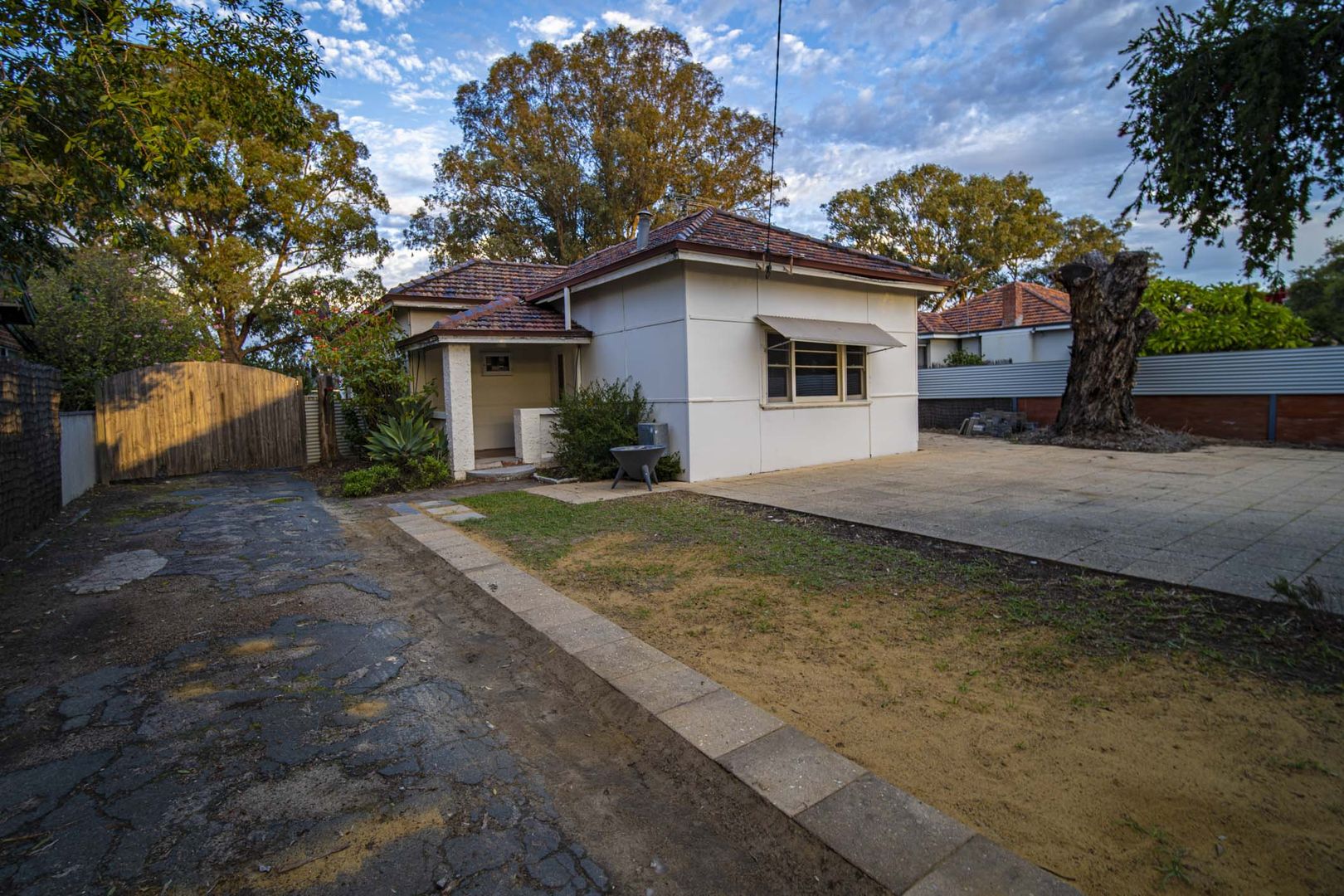 114 River View Avenue, South Guildford WA 6055, Image 1