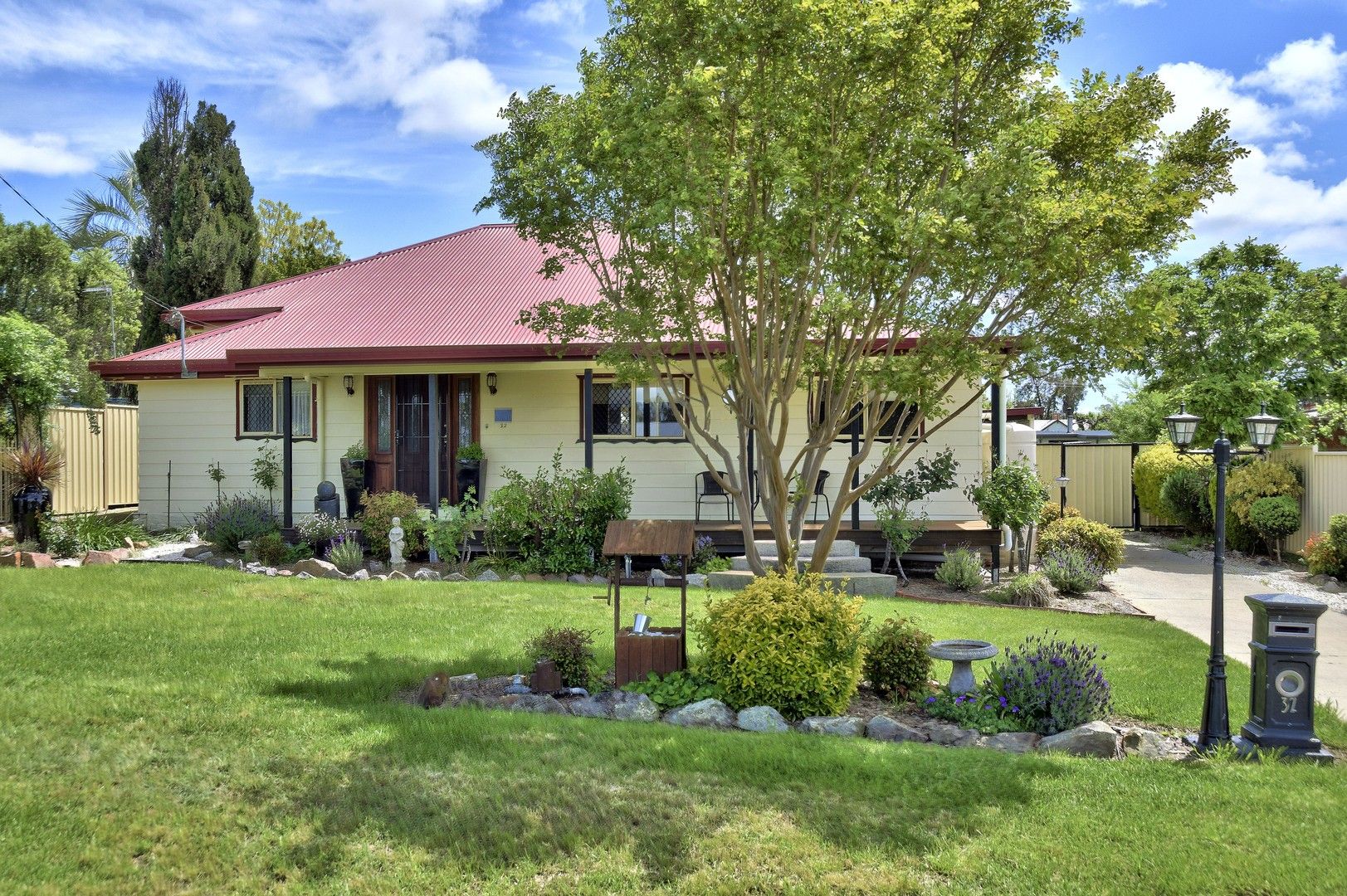 32 Manners Street, Tenterfield NSW 2372, Image 0